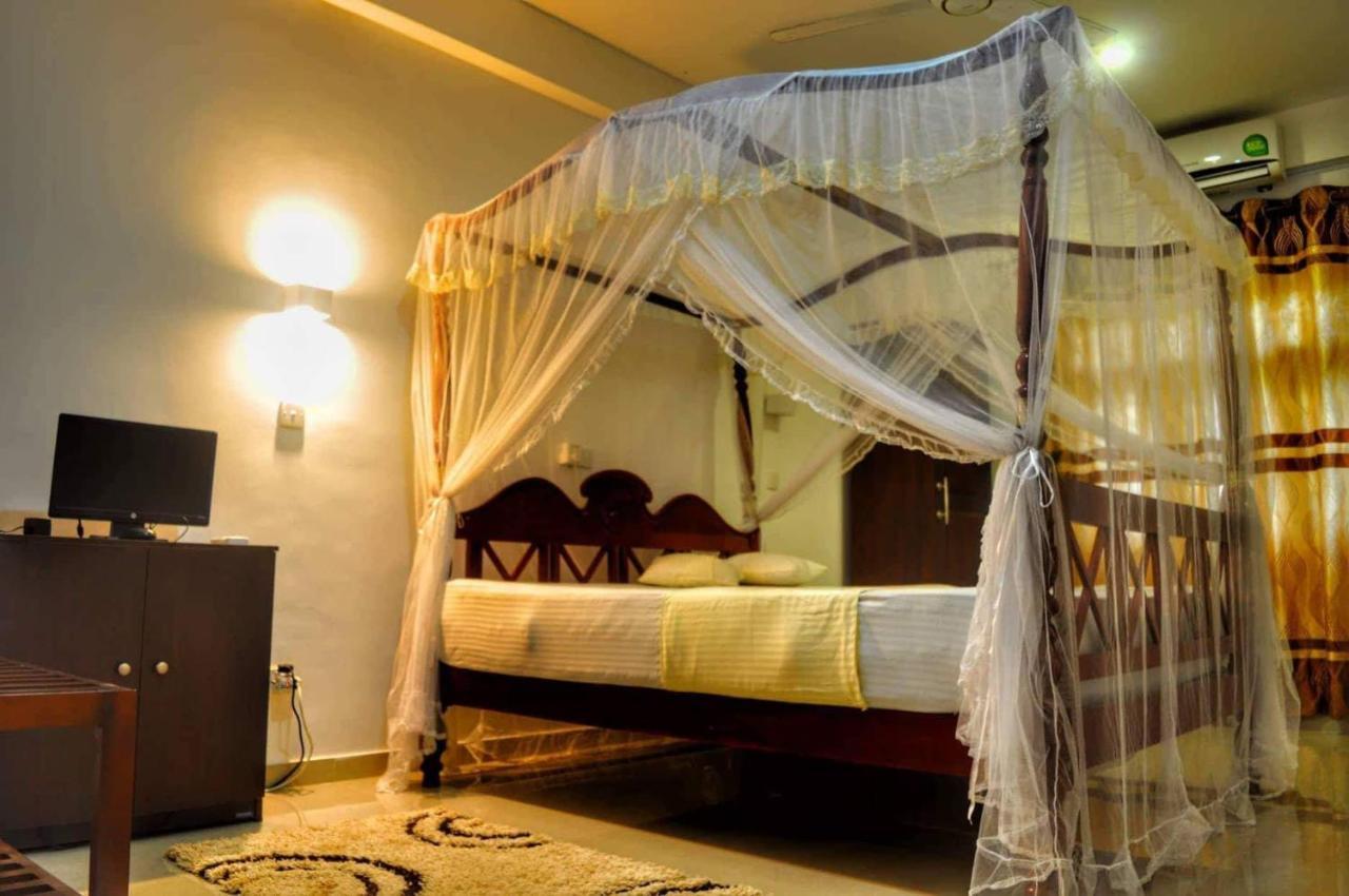 Deutsche Villa Hikkaduwa Ngoại thất bức ảnh